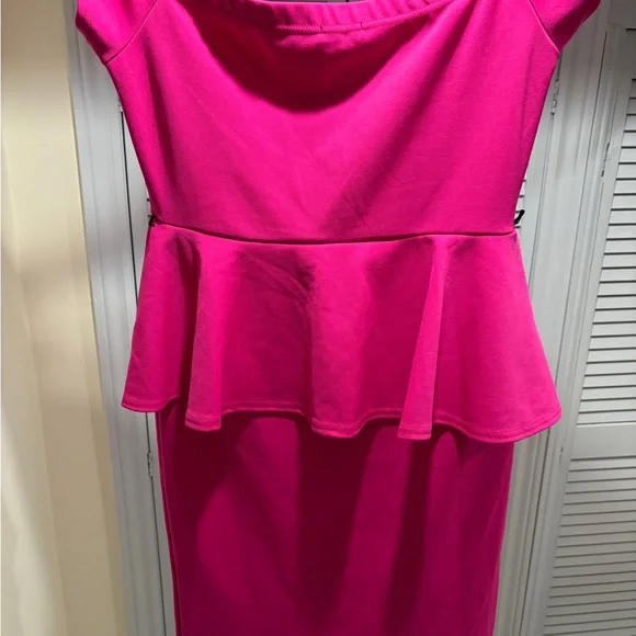 Pink Peplum Dress - Picture 3 of 8